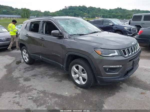 3C4NJDBB4JT331354 2018 JEEP COMPASS - Image 1