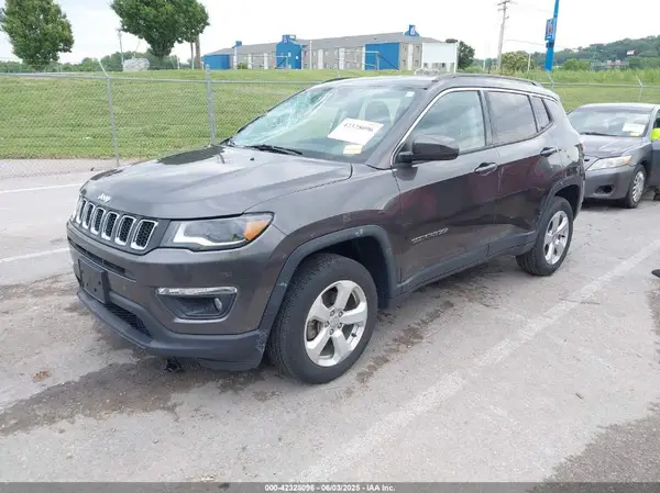 3C4NJDBB4JT331354 2018 JEEP COMPASS - Image 2