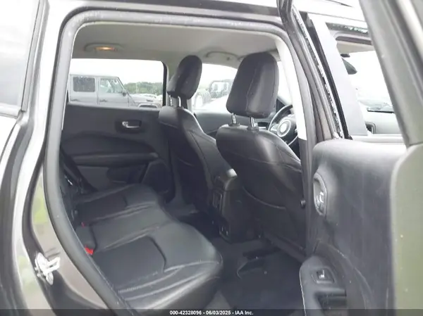 3C4NJDBB4JT331354 2018 JEEP COMPASS - Image 8
