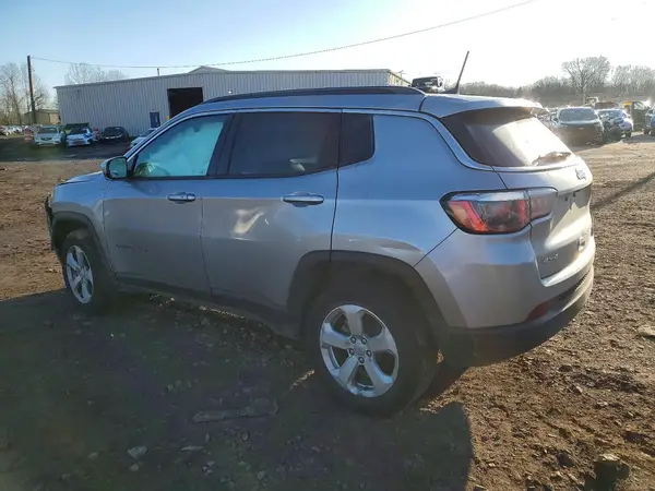 3C4NJDBB4JT331998 2018 JEEP COMPASS - Image 2