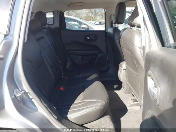 3C4NJDBB4JT333119 2018 JEEP COMPASS - Image 8