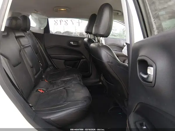 3C4NJDBB4JT333430 2018 JEEP COMPASS - Image 8