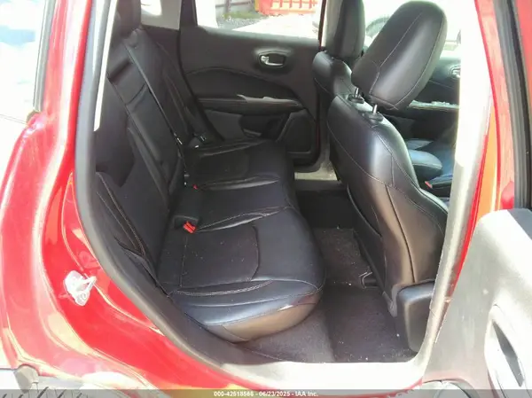 3C4NJDBB4JT333458 2018 JEEP COMPASS - Image 8