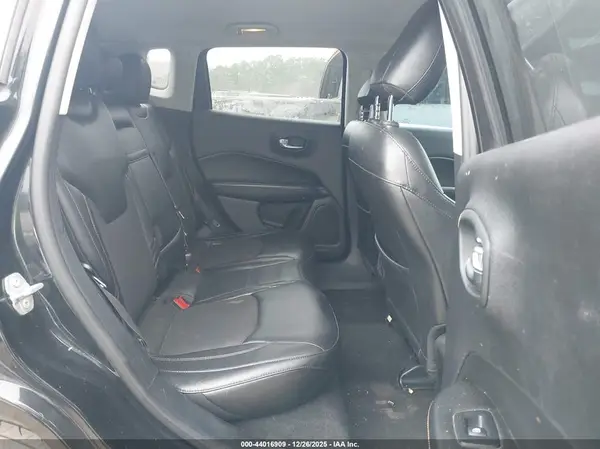 3C4NJDBB4JT334450 2018 JEEP COMPASS - Image 8