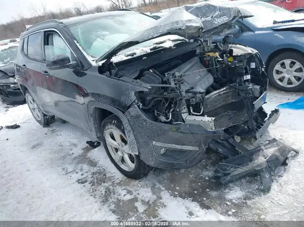 3C4NJDBB4JT342581 2018 JEEP COMPASS - Image 1