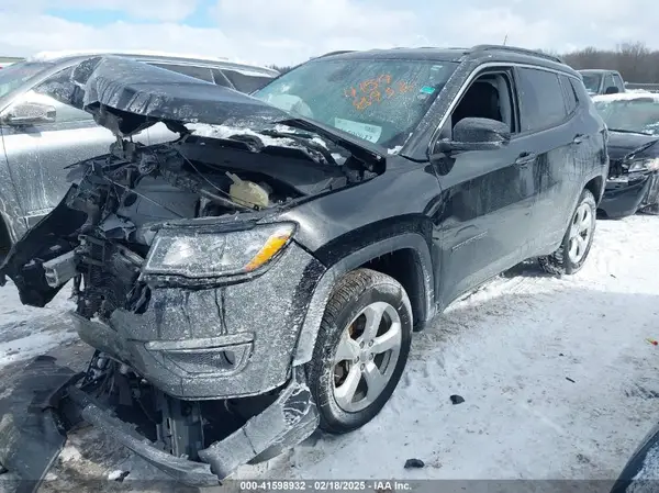 3C4NJDBB4JT342581 2018 JEEP COMPASS - Image 2