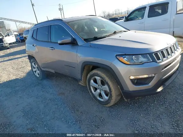 3C4NJDBB4JT350082 2018 JEEP COMPASS - Image 1