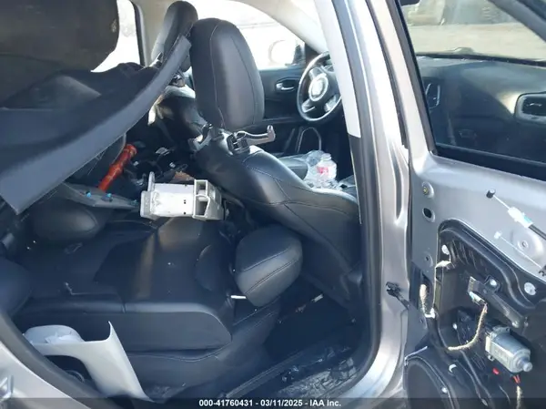 3C4NJDBB4JT350082 2018 JEEP COMPASS - Image 8