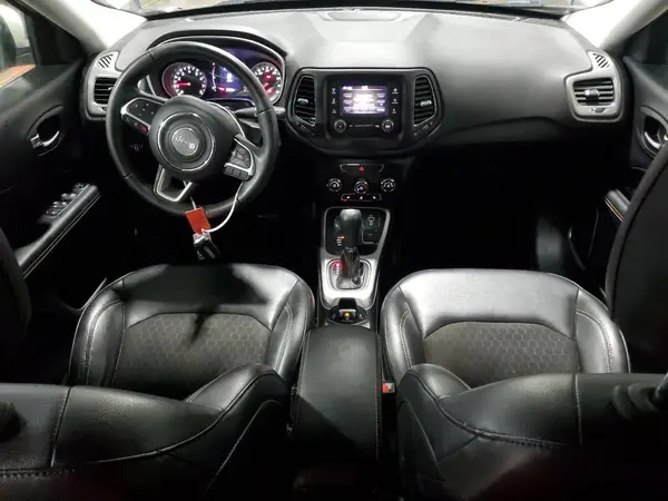 3C4NJDBB4JT350261 2018 JEEP COMPASS - Image 8