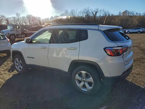 3C4NJDBB4JT366203 2018 JEEP COMPASS - Image 2