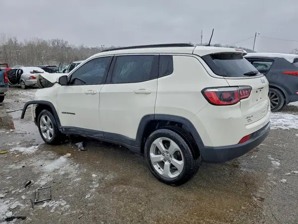 3C4NJDBB4JT366735 2018 JEEP COMPASS - Image 2