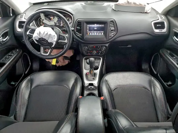 3C4NJDBB4JT366735 2018 JEEP COMPASS - Image 8