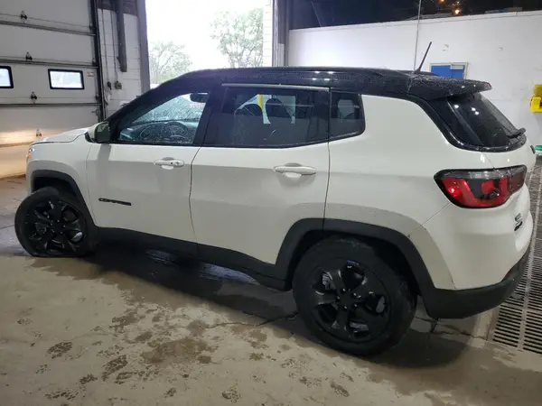 3C4NJDBB4JT394745 2018 JEEP COMPASS - Image 2