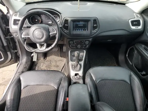 3C4NJDBB4JT396429 2018 JEEP COMPASS - Image 8