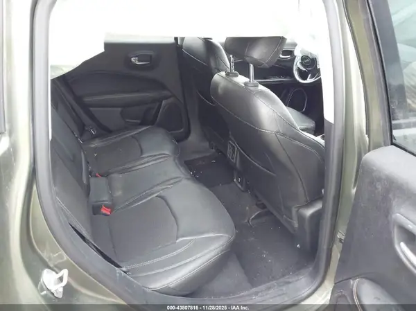 3C4NJDBB4JT397967 2018 JEEP COMPASS - Image 8