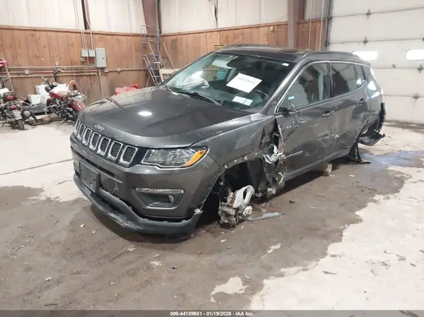 3C4NJDBB4JT402164 2018 JEEP COMPASS - Image 2