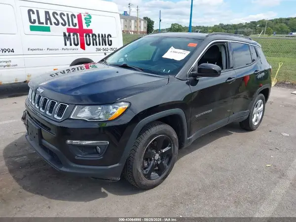 3C4NJDBB4JT403721 2018 JEEP COMPASS - Image 2
