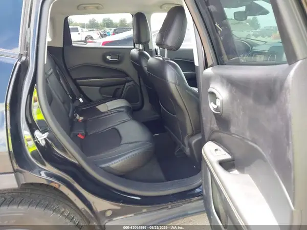 3C4NJDBB4JT403721 2018 JEEP COMPASS - Image 8