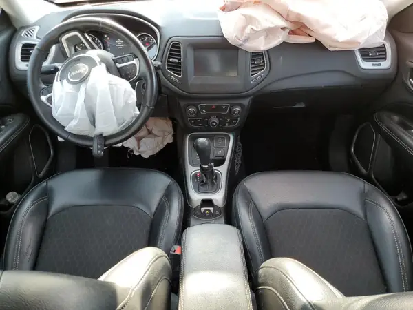 3C4NJDBB4JT413813 2018 JEEP COMPASS - Image 8