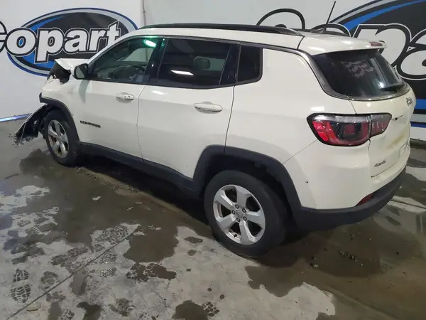 3C4NJDBB4JT418445 2018 JEEP COMPASS - Image 2