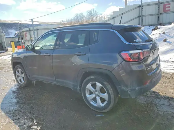 3C4NJDBB4JT423211 2018 JEEP COMPASS - Image 2