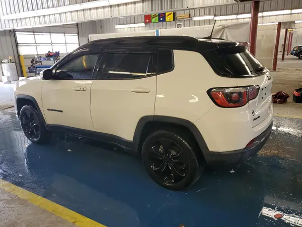 3C4NJDBB4JT432538 2018 JEEP COMPASS - Image 2