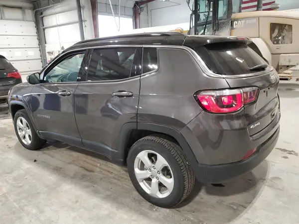 3C4NJDBB4JT434094 2018 JEEP COMPASS - Image 2