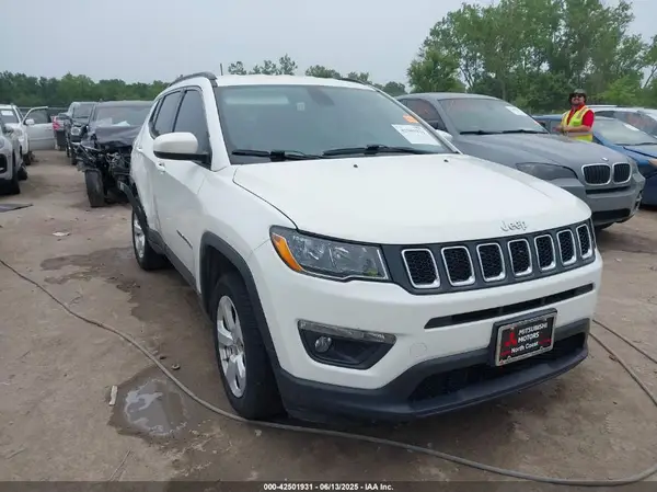 3C4NJDBB4JT453583 2018 JEEP COMPASS - Image 1