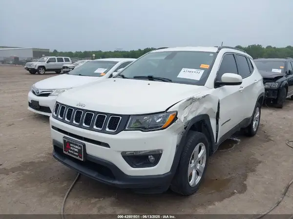 3C4NJDBB4JT453583 2018 JEEP COMPASS - Image 2