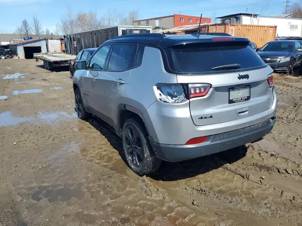 3C4NJDBB4JT454474 2018 JEEP COMPASS - Image 2