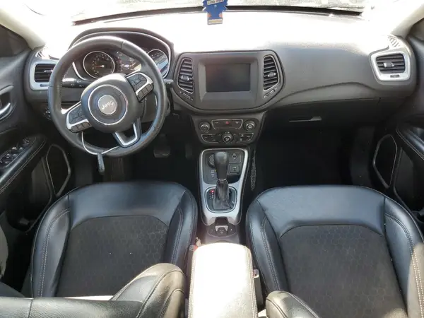 3C4NJDBB4JT455172 2018 JEEP COMPASS - Image 8