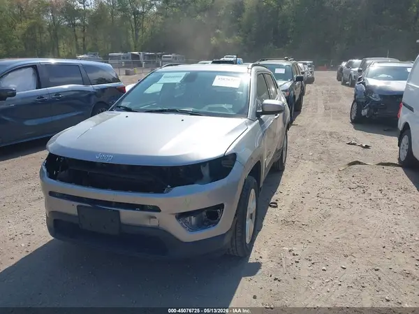 3C4NJDBB4JT456211 2018 JEEP COMPASS - Image 2