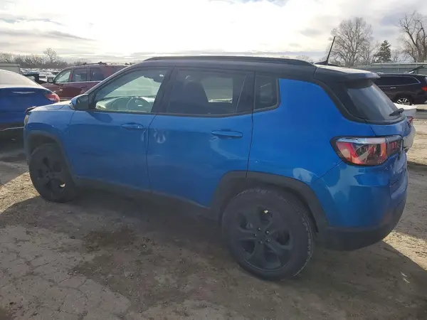 3C4NJDBB4JT458301 2018 JEEP COMPASS - Image 2