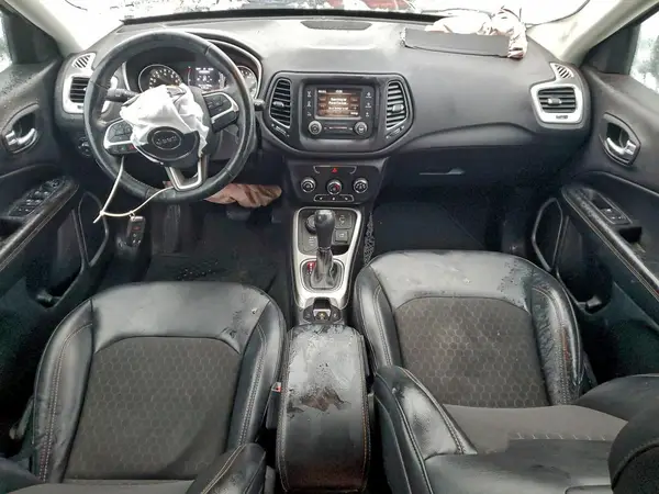 3C4NJDBB4JT467435 2018 JEEP COMPASS - Image 8