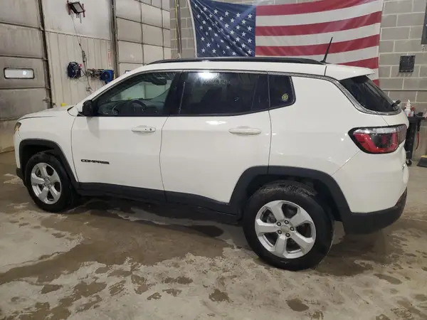 3C4NJDBB4JT470464 2018 JEEP COMPASS - Image 2