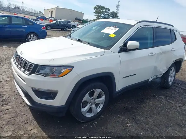 3C4NJDBB4JT479004 2018 JEEP COMPASS - Image 2