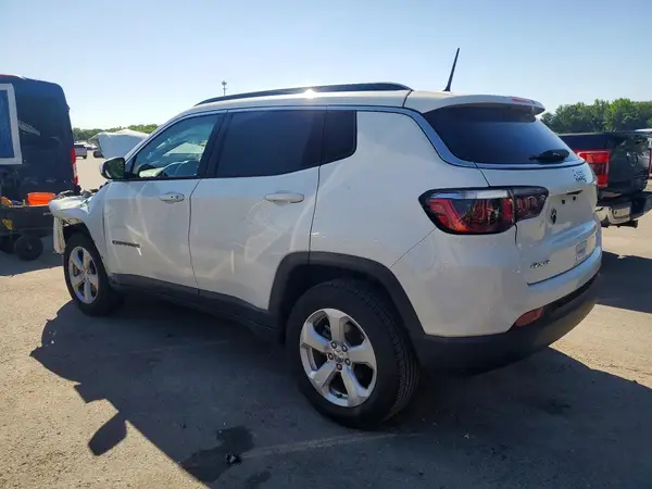 3C4NJDBB4JT479181 2018 JEEP COMPASS - Image 2