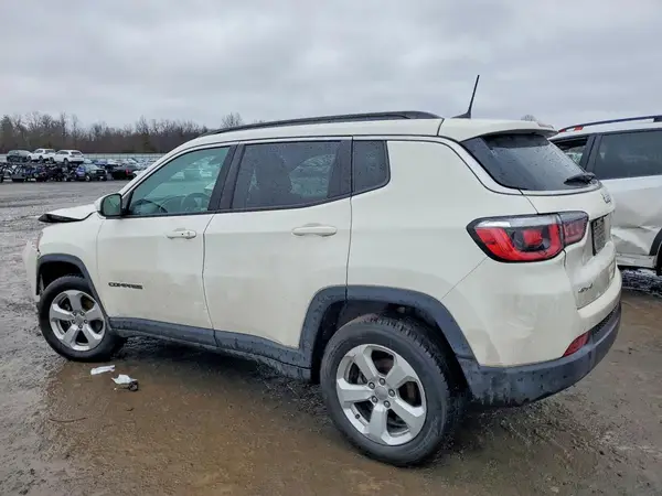 3C4NJDBB4JT479553 2018 JEEP COMPASS - Image 2