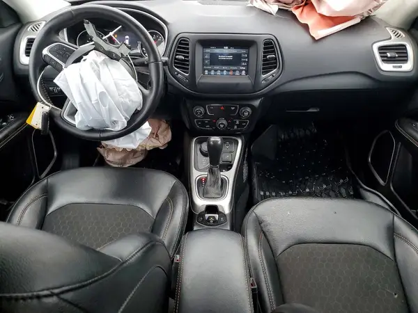 3C4NJDBB4JT479553 2018 JEEP COMPASS - Image 8