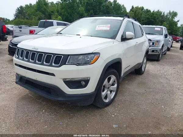 3C4NJDBB4JT479990 2018 JEEP COMPASS - Image 2