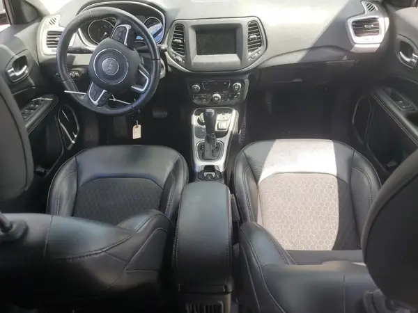 3C4NJDBB4JT480539 2018 JEEP COMPASS - Image 8