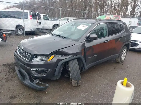 3C4NJDBB4JT484350 2018 JEEP COMPASS - Image 2