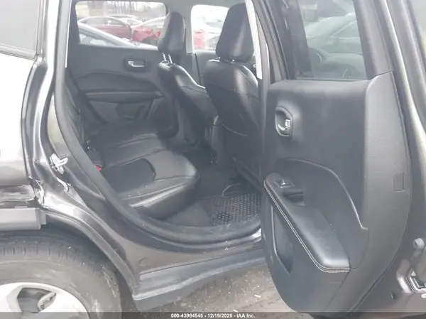 3C4NJDBB4JT484350 2018 JEEP COMPASS - Image 8