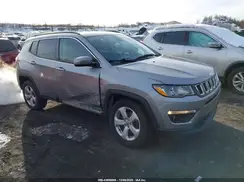 3C4NJDBB4KT592582 2019 JEEP COMPASS