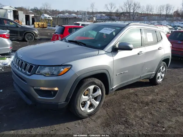 3C4NJDBB4KT592582 2019 JEEP COMPASS - Image 2