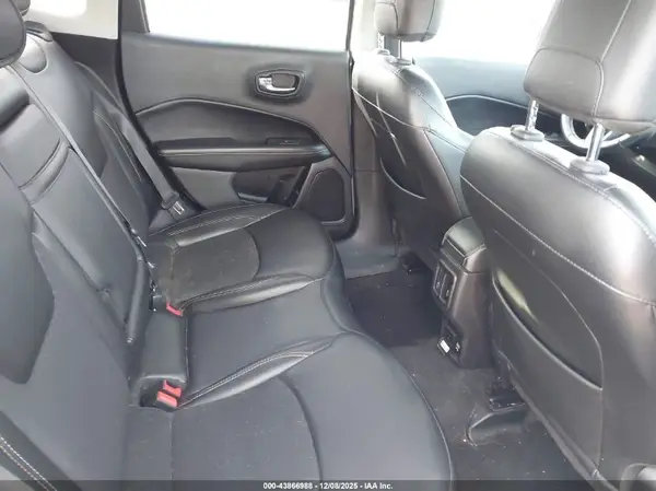 3C4NJDBB4KT592582 2019 JEEP COMPASS - Image 8