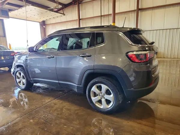 3C4NJDBB4KT592758 2019 JEEP COMPASS - Image 2
