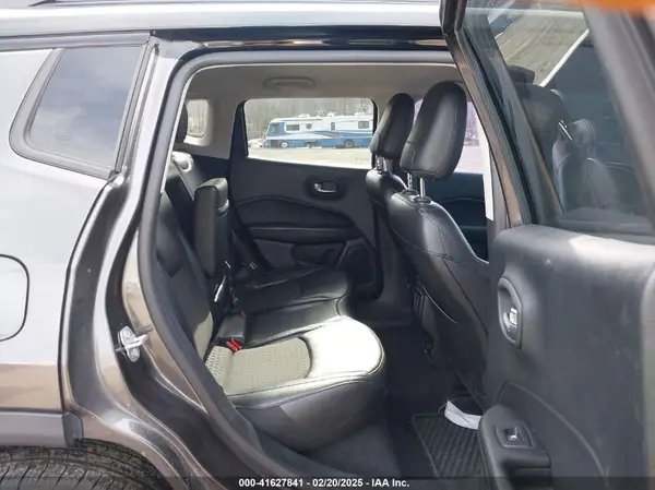 3C4NJDBB4KT593022 2019 JEEP COMPASS - Image 8