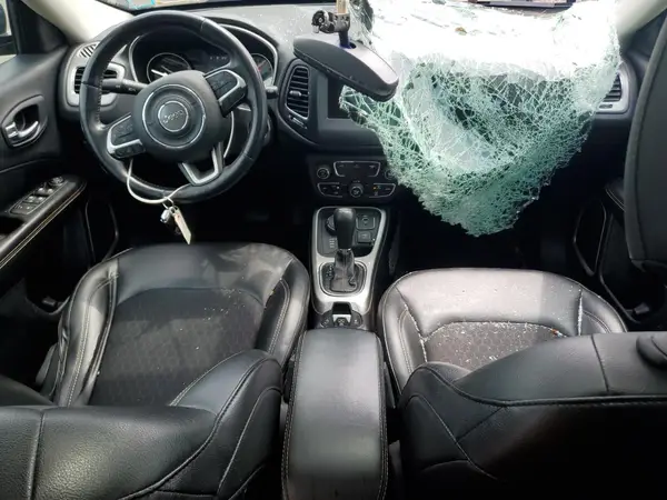 3C4NJDBB4KT630618 2019 JEEP COMPASS - Image 8