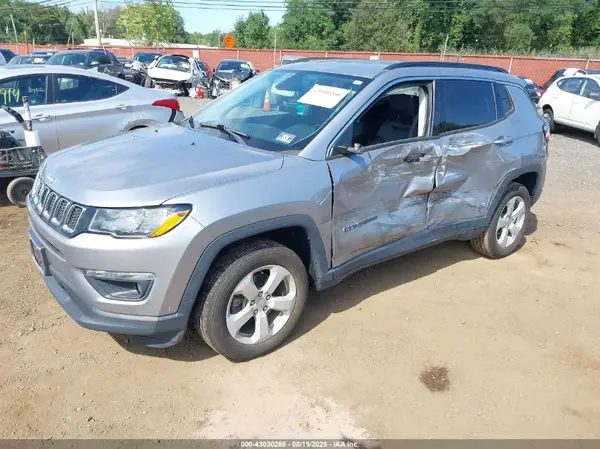 3C4NJDBB4KT647418 2019 JEEP COMPASS - Image 2